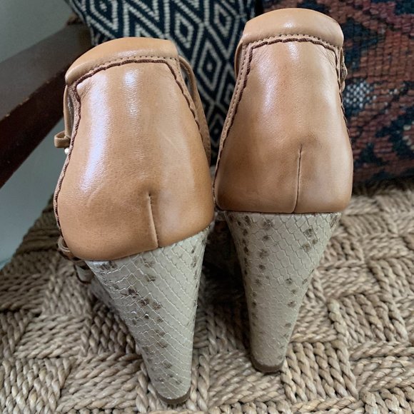 Cole Haan - Picture 4 of 5